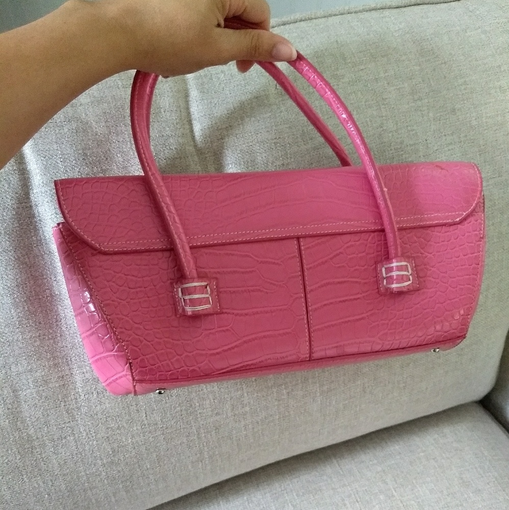 Pink leather like hand bag